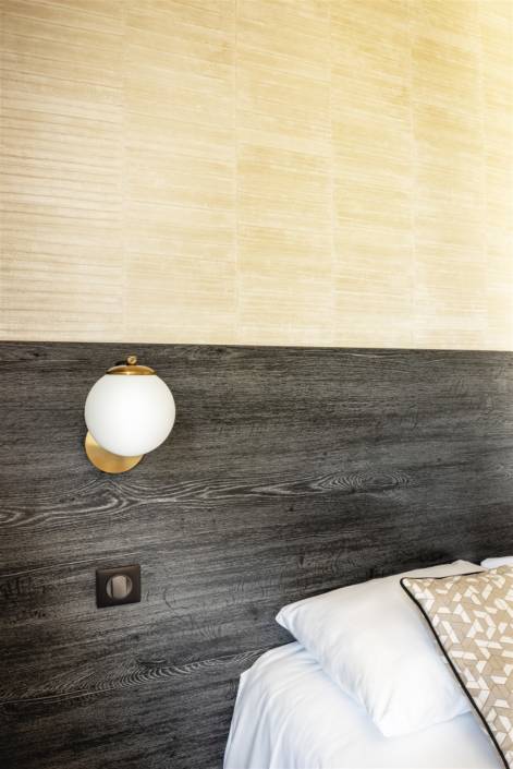 Chambre hôtel à Varennes Vauzelles 58, par Virginie Vaudenay, Décoratrice UFDI à Sancerre, dans le Cher (18), la Nièvre (58) , le Loiret (45) et L’Yonne (89)