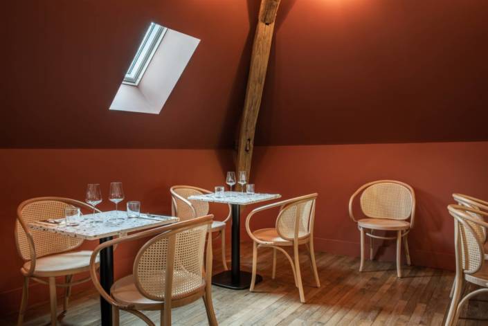 Restaurant à Sancerre, par Virginie Vaudenay, Décoratrice UFDI à Sancerre, dans le Cher (18), la Nièvre (58) , le Loiret (45) et L’Yonne (89)