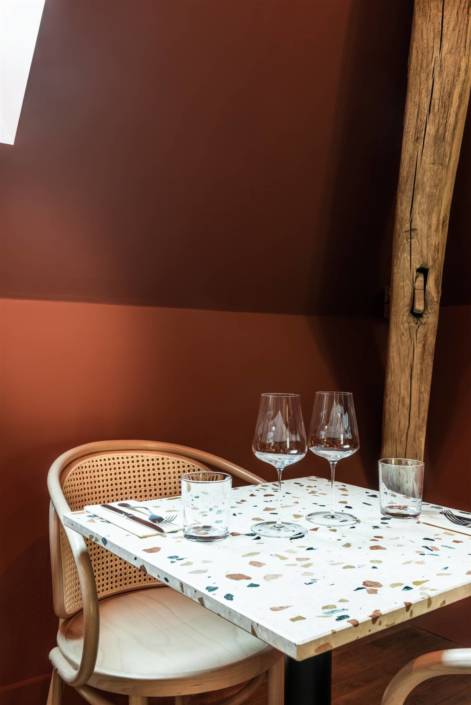 Restaurant à Sancerre, par Virginie Vaudenay, Décoratrice UFDI à Sancerre, dans le Cher (18), la Nièvre (58) , le Loiret (45) et L’Yonne (89)